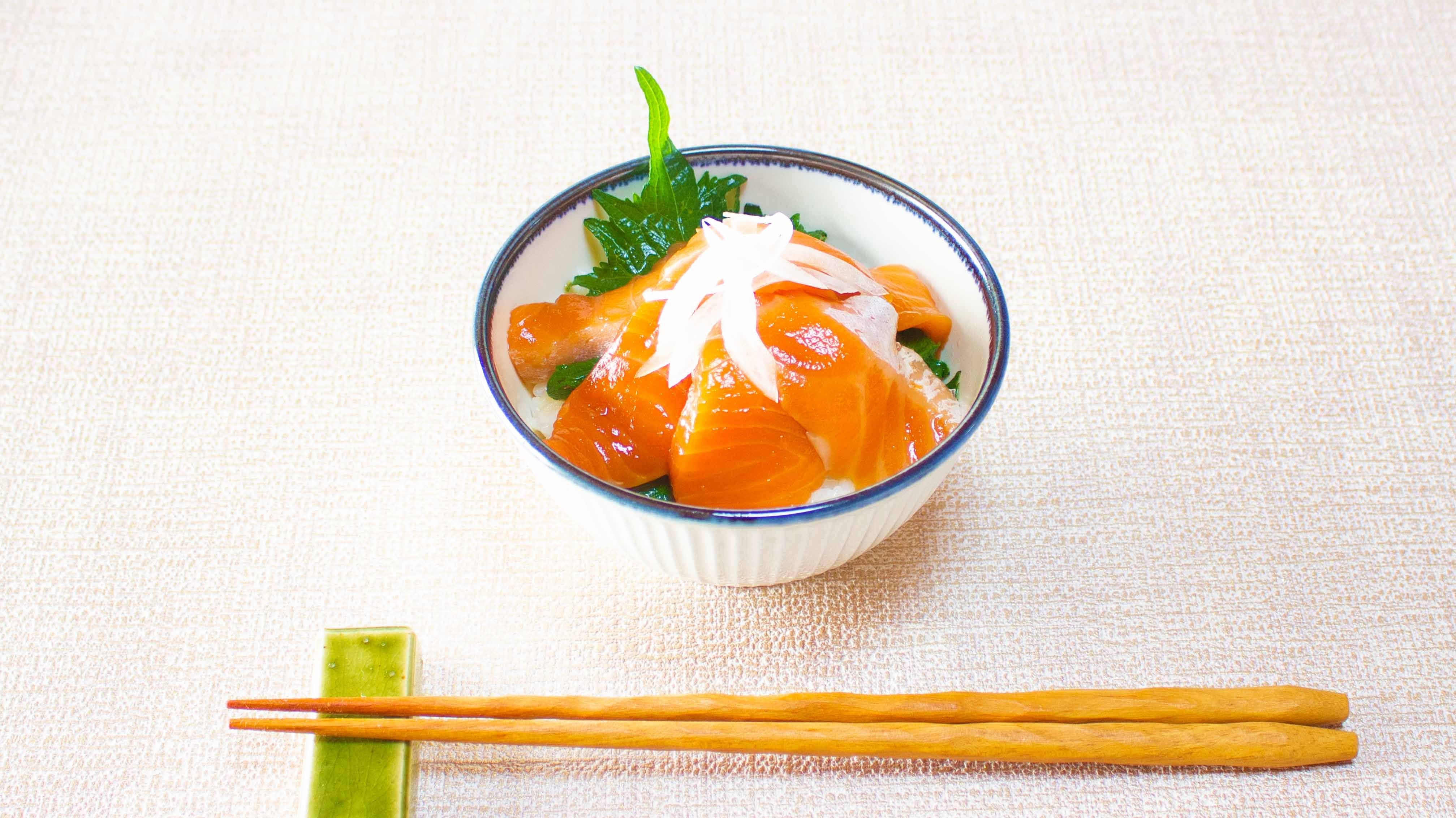 一膳づけ丼の具　サーモン